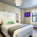 The Gallivant Times Square 4*