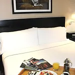 Hotel Oyo Times Square 4*