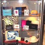 Oyo Times Square 4*