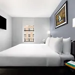 Hotel Oyo Times Square 4*