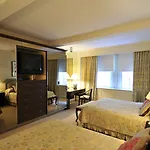 Aparthotel Lombardy New York