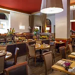 Hotel Warwick 4*