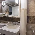 Hotel Warwick New York