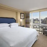 Sheraton Laguardia East Hotel 3*