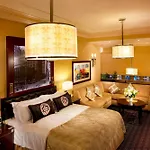 The Algonquin Hotel Times Square, Autograph Collection