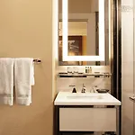 The Algonquin Times Square, Autograph Collection Hotel 4*
