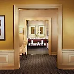 The Algonquin Hotel Times Square, Autograph Collection