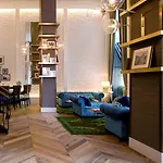 Hotel Aka Nomad