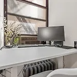 Steps From Everything - Modern 1-bdr In Downtown's Union Square Apartment New York