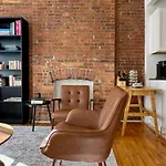 Cottage 215 Apartments