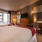 Hotel Giraffe By Library Collection 4*