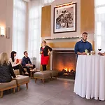 Hotel Giraffe By Library Collection