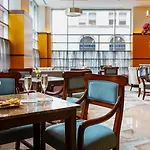Hotel Giraffe By Library Collection 4*