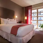 Hotel Giraffe By Library Collection