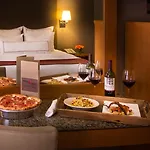 Giraffe By Library Collection Hotel