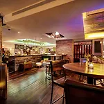 Hotel Giraffe By Library Collection