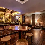 Hotel Giraffe By Library Collection New York