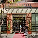 Giraffe By Library Collection Hotel New York