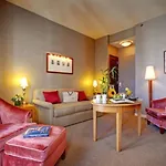 Giraffe By Library Collection 4*