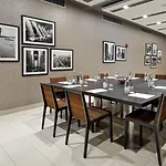 The Chemists Club 4*