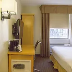 Hudson River Hotel 3*