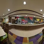 Hotel Fairfield By Marriott Jfk Airport 3*