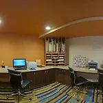 Hotel Fairfield By Marriott Jfk Airport