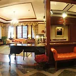 The Street Hotel
