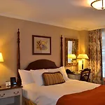 Hotel The Street 3*