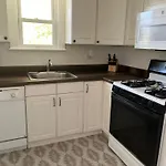 Cozy Cottage In Bayside