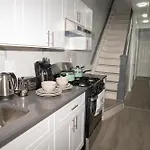 New York Coastal Escape Green30