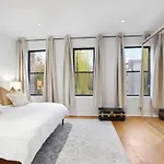 Luxury Oasis In Manhattan New York