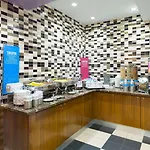 Hampton Madison Square Garden Hotel 3*
