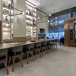 Hotel Citadines Connect Fifth Avenue 3*