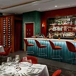 Doubletree By Hilton Midtown Fifth Ave Hotel