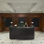 Aparthotel Aka Sutton Place