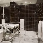 Aka Sutton Place 4*