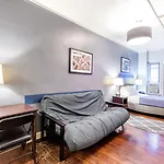 309 Hotel 2*