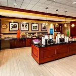 Hotel Hampton & Staten Island 3*