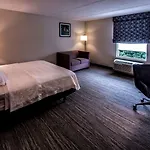 Hotel Hampton & Staten Island