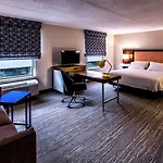 Hotel Hampton & Staten Island 3*