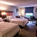 Hotel Hampton & Staten Island 3*