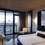 Sixty Les Hotel 4*