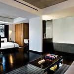 Hotel Sixty Les 4*