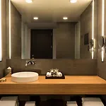 Sixty Les Hotel
