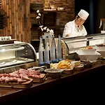 Sixty Les Hotel 4*