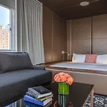 Nu 4*
