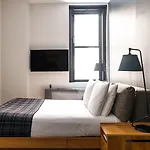 Hotel Ace 4*