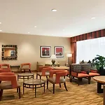 Hampton - Laguardia Airport Hotel 3*