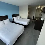 Travelodge By Wyndham Queens